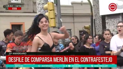 Desfile de Comparsa Merlyn en el 25&ordm; Contrafestejo